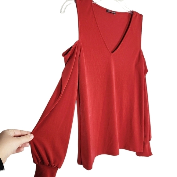NWOT EXPRESS cold shoulder long sleeve top red holiday Christmas Valentines - Picture 1 of 7